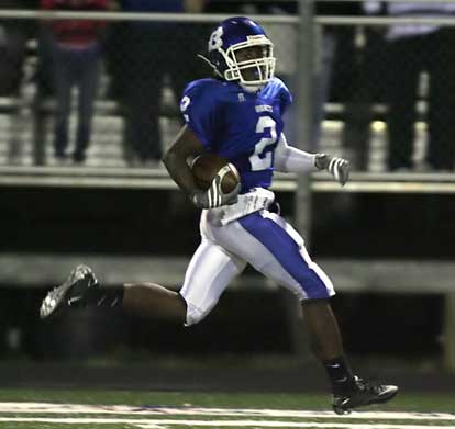 Dillon Winfrey finishes off his 94-yard kickoff return. (Photo by Rick Nation)