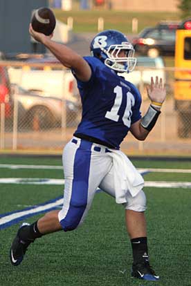 Sophomore quarterback Hayden Lessenberry. (Photo by Rick Nation)