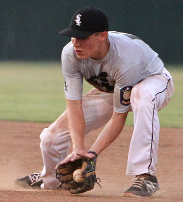 Jordan Gentry fields a ball at second. (Photo by Rick Nation)