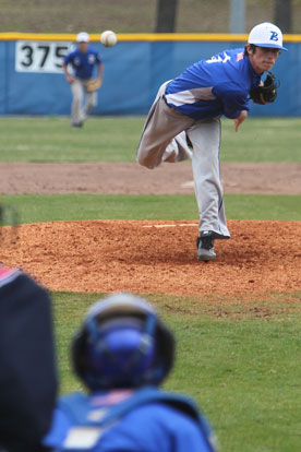 Alex Shurtleff delivers a pitch. (Photo by Rick Nation)